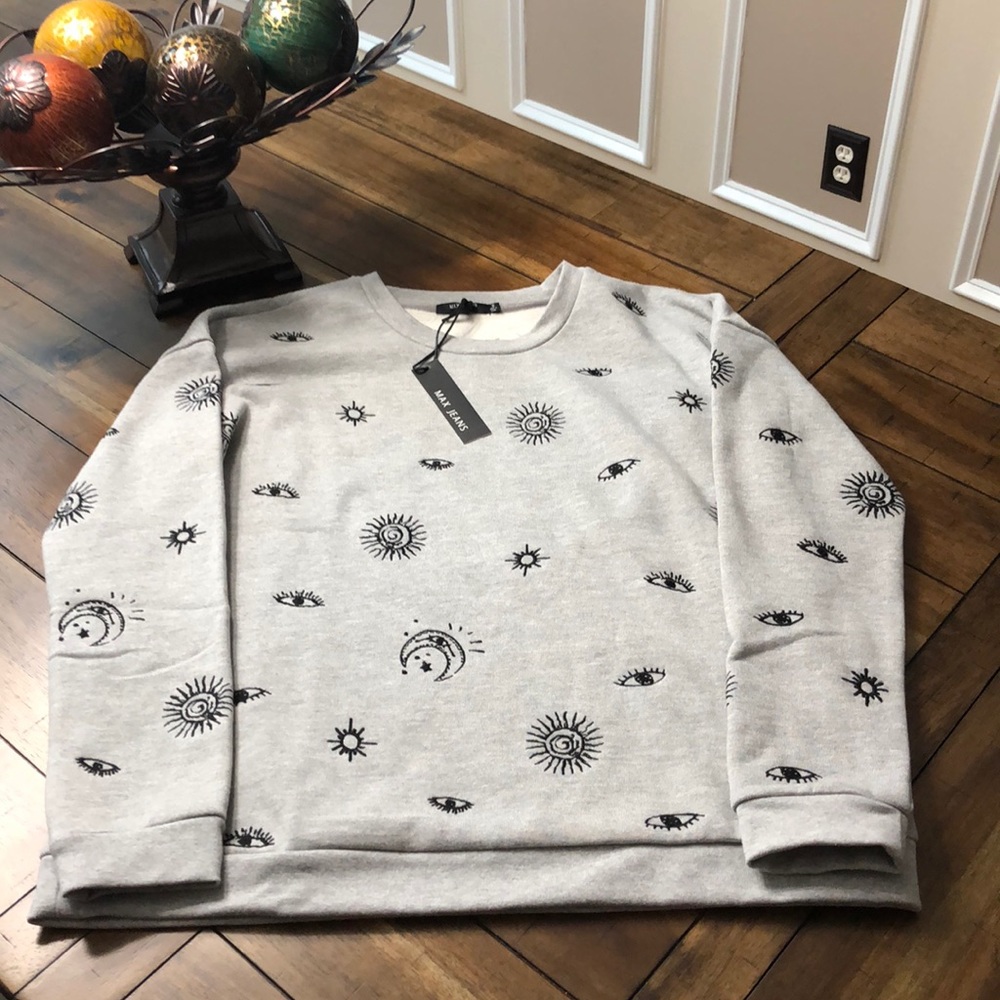 NWT women’s sweatshirt
